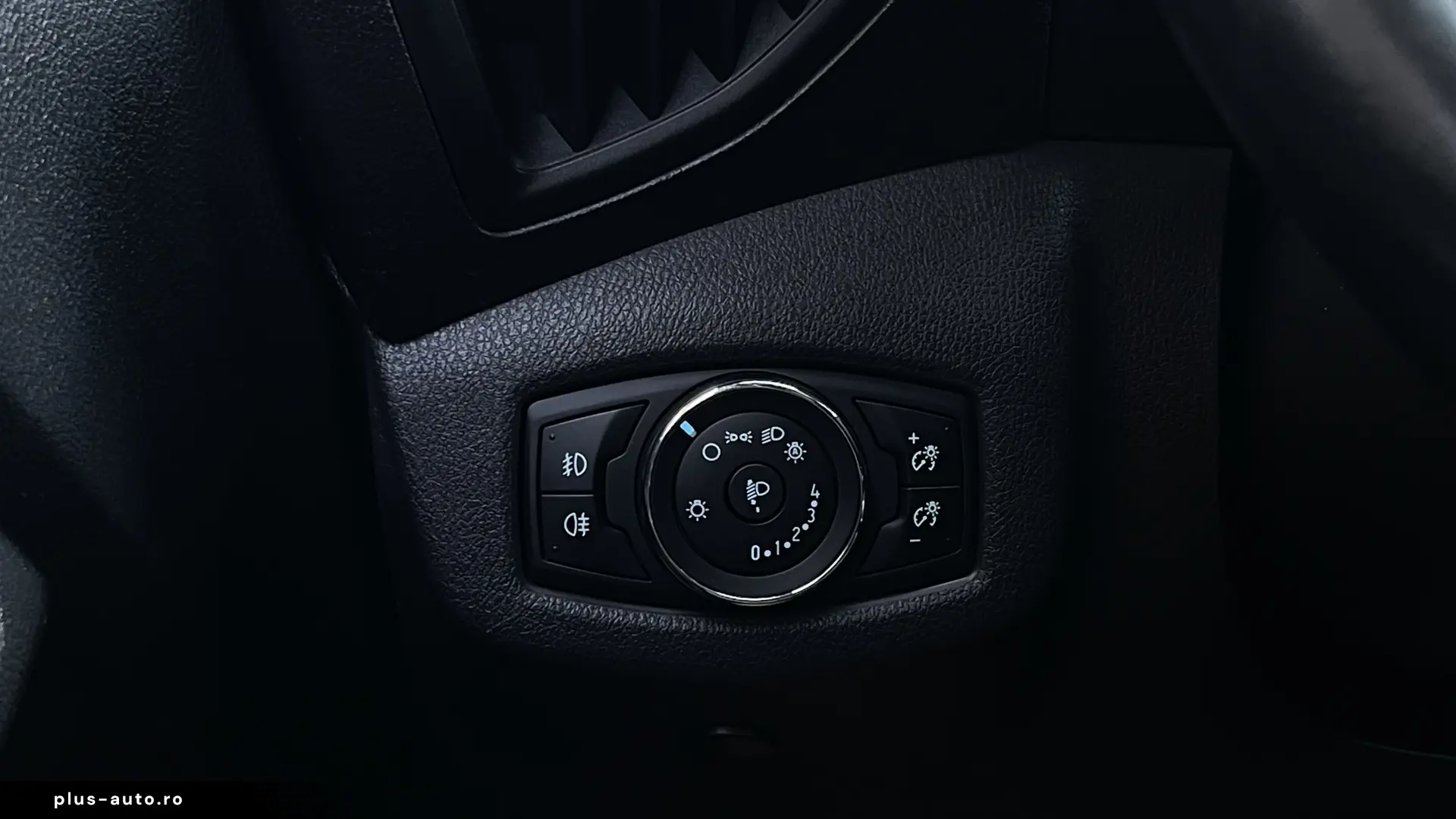 Ford Tourneo Connect Maxi Titanium   Euro 6   Panoramic