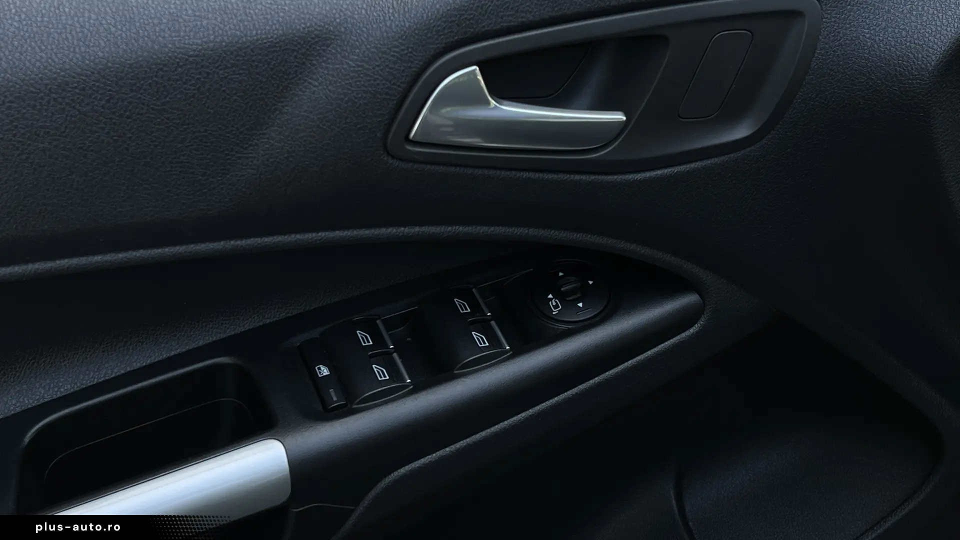 Ford Tourneo Connect Maxi Titanium   Euro 6   Panoramic