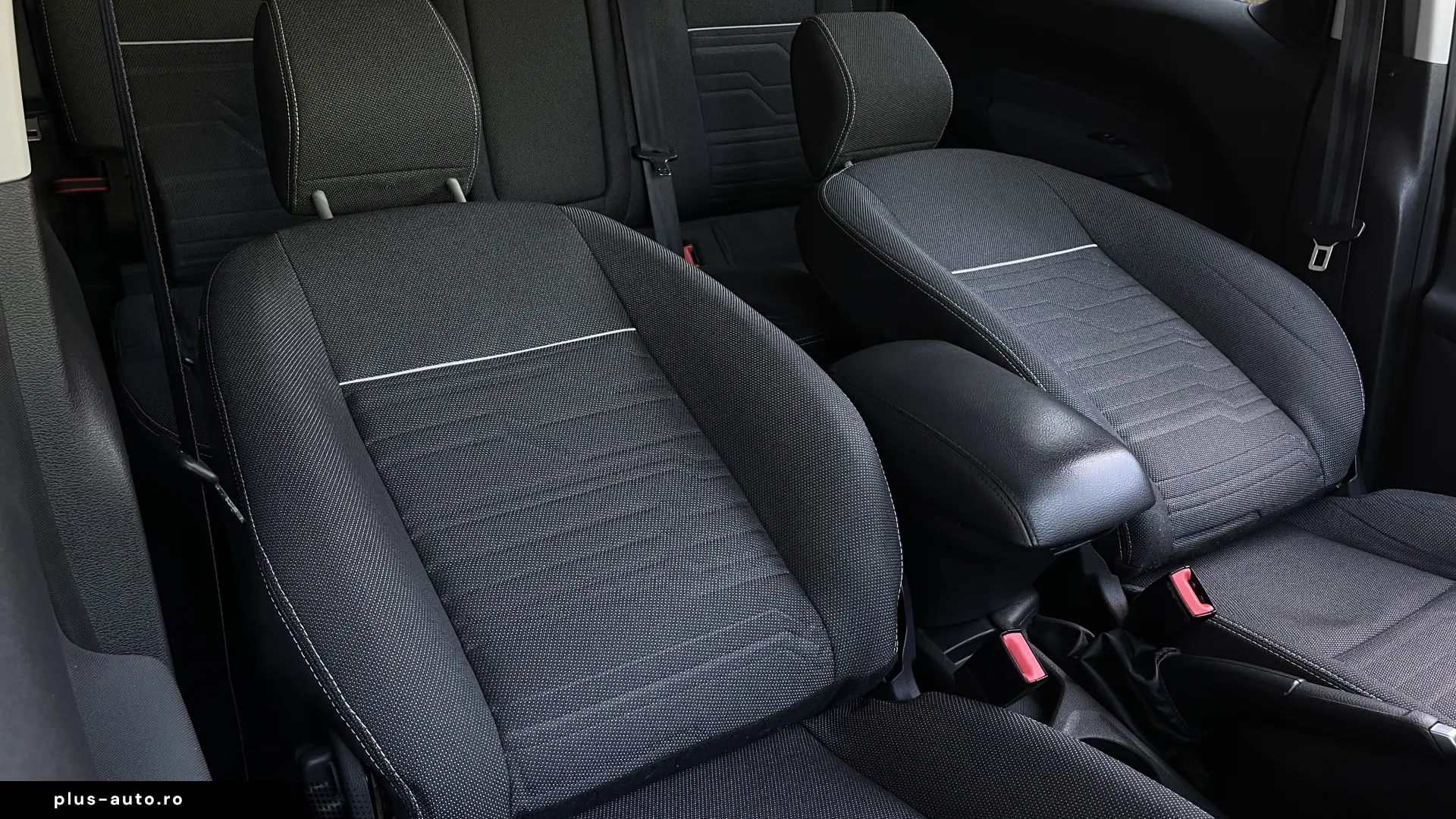 Ford Tourneo Connect Maxi Titanium   Euro 6   Panoramic