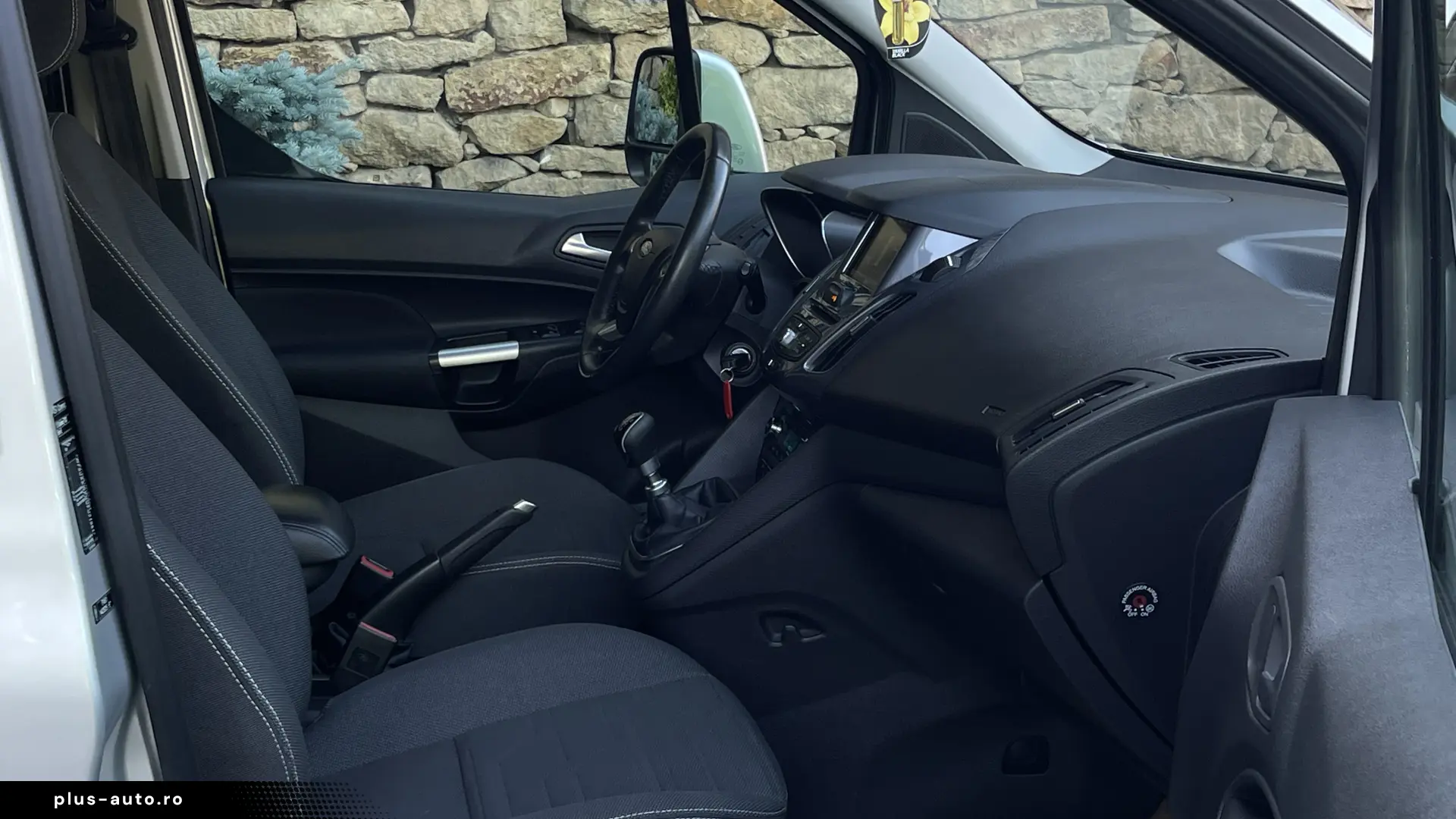 Ford Tourneo Connect Maxi Titanium   Euro 6   Panoramic