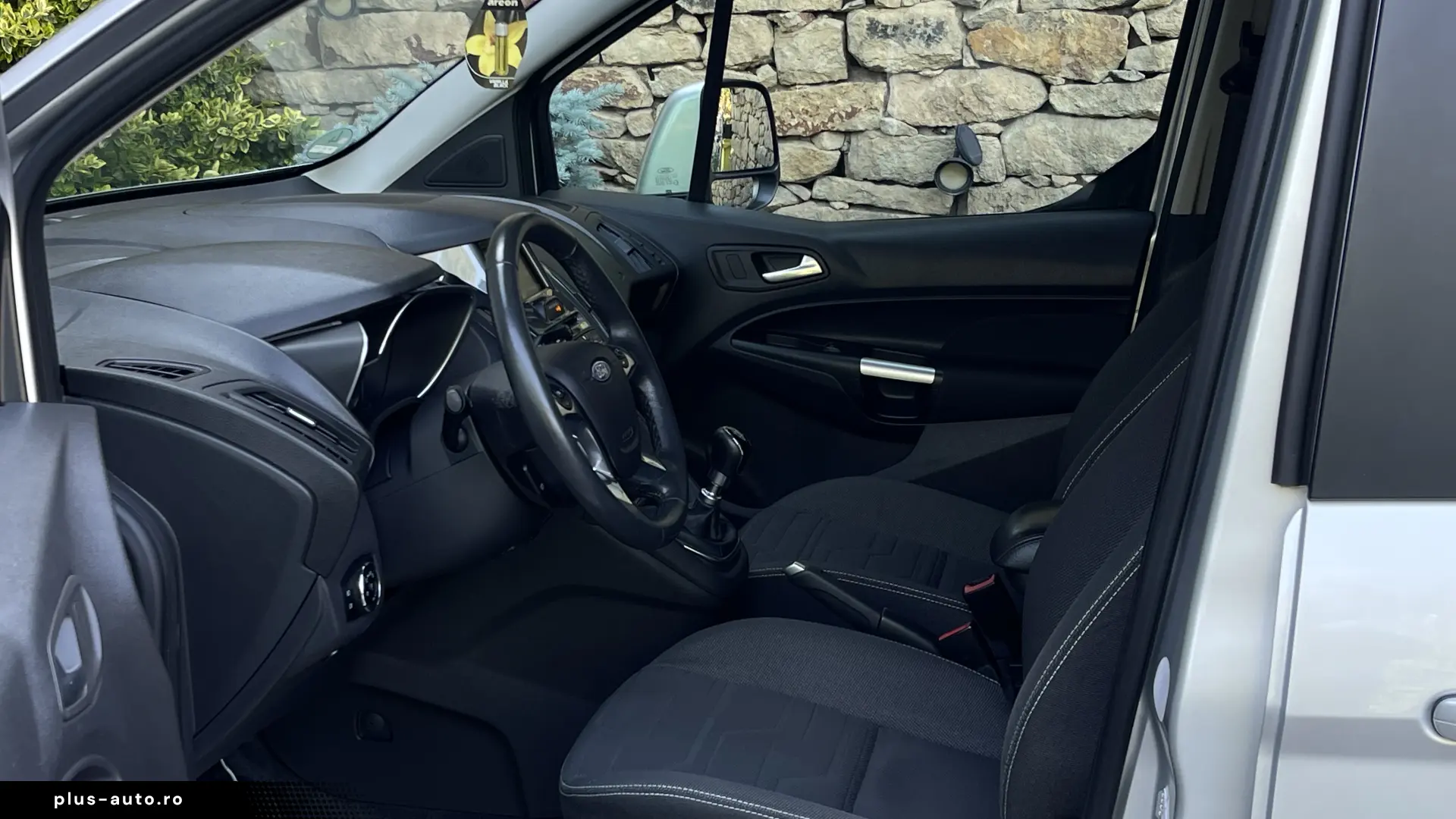 Ford Tourneo Connect Maxi Titanium   Euro 6   Panoramic