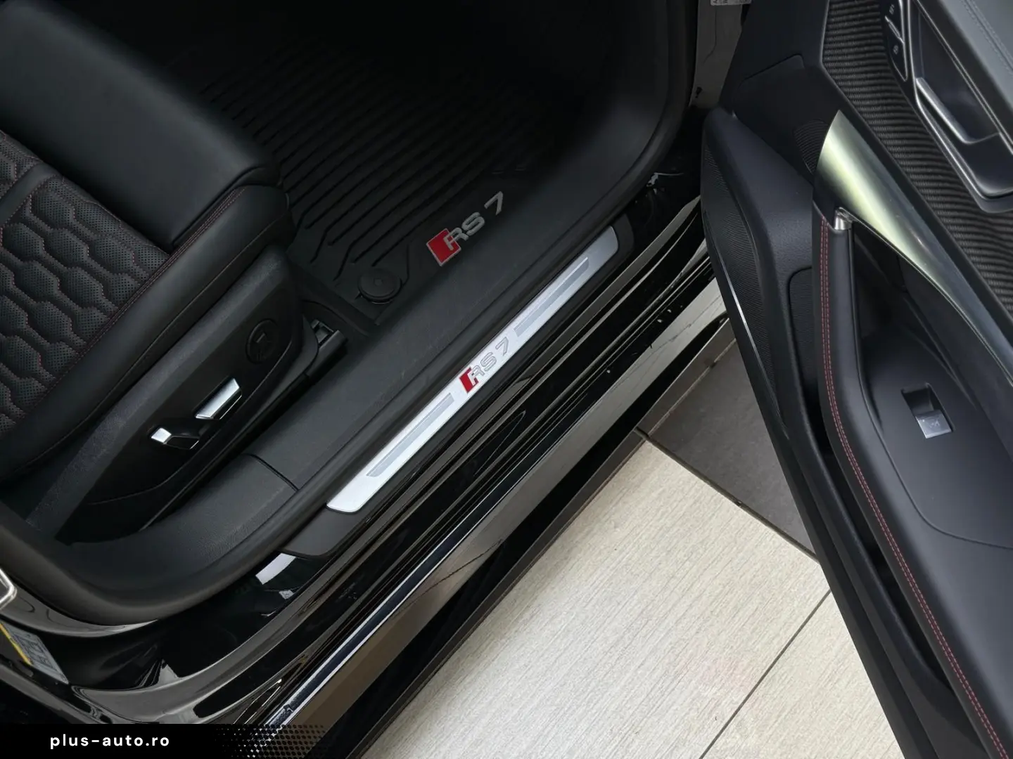 AUDI RS7 4.0 TFSI quattro Dynamik  Pano HuD B&O StHzg