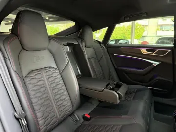 AUDI RS7 4.0 TFSI quattro Dynamik  Pano HuD B&O StHzg