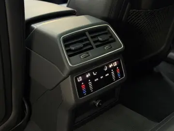AUDI RS7 4.0 TFSI quattro Dynamik  Pano HuD B&O StHzg