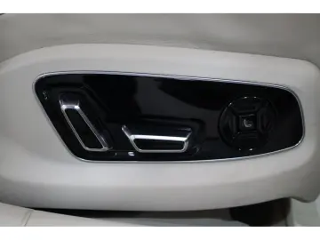 AUDI A8 50 TDI quattro Pano Allradlenkung Head-Up Dis