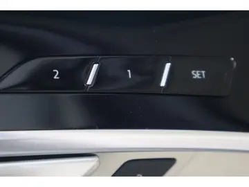 AUDI A8 50 TDI quattro Pano Allradlenkung Head-Up Dis