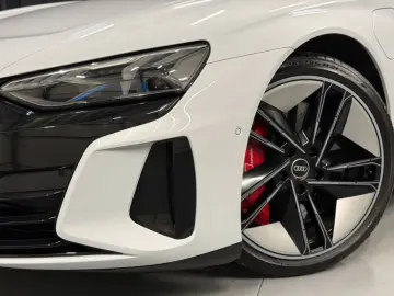 AUDI RS e-tron GT quattro NP 176.140 EUR KERAMIK CARB