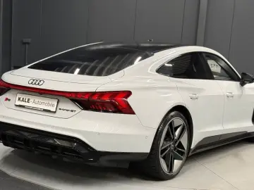 AUDI RS e-tron GT quattro NP 176.140 EUR KERAMIK CARB