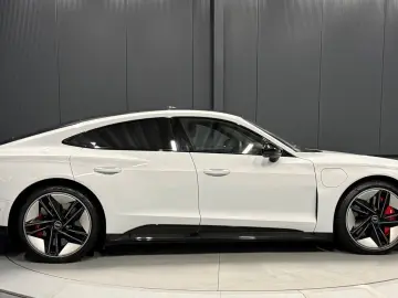 AUDI RS e-tron GT quattro NP 176.140 EUR KERAMIK CARB