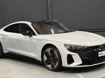 AUDI RS e-tron GT quattro NP 176.140 EUR KERAMIK CARB