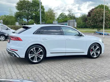 AUDI SQ8 competition  SofC HuD Sta 3xCarb 1HD Pan BRD