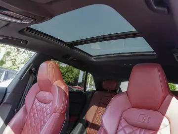 AUDI SQ8 SUV SQ8 competition plus TFSI 373(507) tiptr