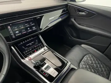 AUDI SQ8 TFSI quattro  HuD MATRIX 360  AHK PANO STHZ