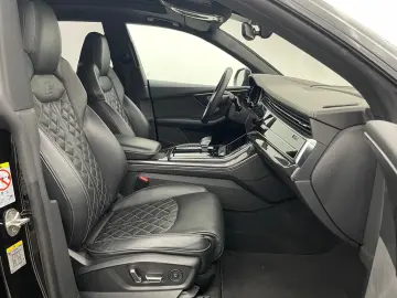 AUDI SQ8 TFSI quattro  HuD MATRIX 360  AHK PANO STHZ