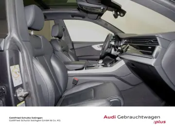 AUDI SQ8 4.0 TFSI quattro S tronic Leder LED