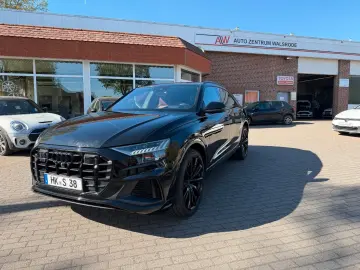 AUDI SQ8 4.0 TFSI quattro Head PANO AHK WANK ACC B&O