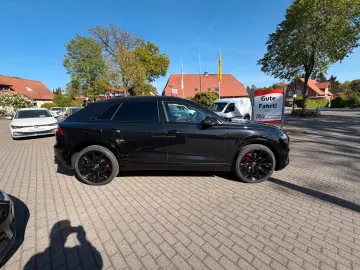 AUDI SQ8 4.0 TFSI quattro Head PANO AHK WANK ACC B&O