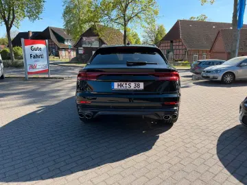 AUDI SQ8 4.0 TFSI quattro Head PANO AHK WANK ACC B&O