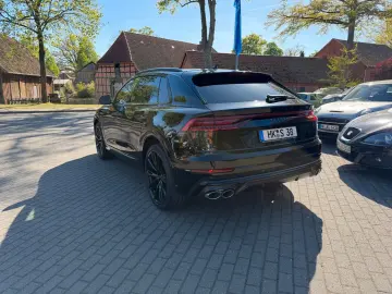 AUDI SQ8 4.0 TFSI quattro Head PANO AHK WANK ACC B&O