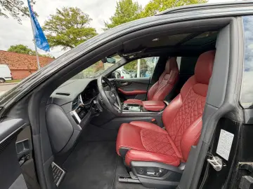 AUDI SQ8 4.0 TFSI quattro Head PANO AHK WANK ACC B&O