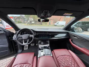 AUDI SQ8 4.0 TFSI quattro Head PANO AHK WANK ACC B&O