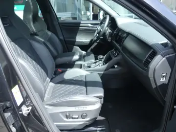 SKODA Kodiaq 2.0 TDi Sportline 4x4 7-SITZE PANO LED AC