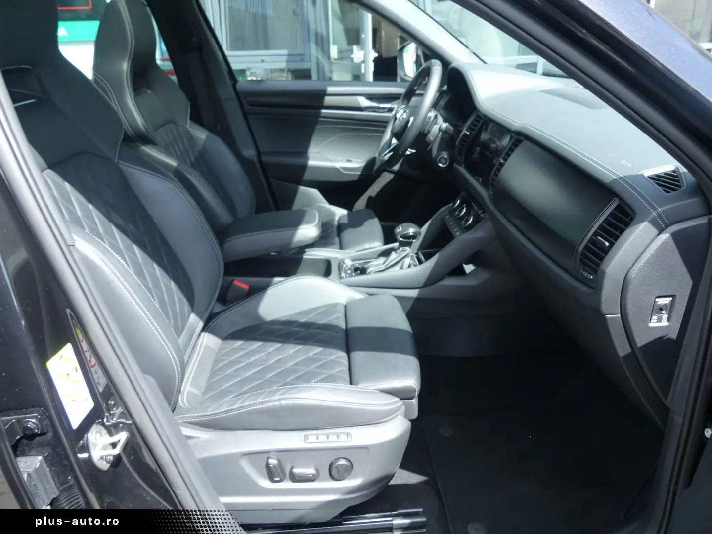 SKODA Kodiaq 2.0 TDi Sportline 4x4 7-SITZE PANO LED AC