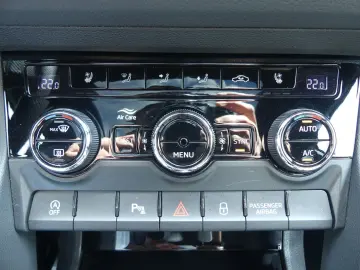 SKODA Kodiaq 2.0 TDi Sportline 4x4 7-SITZE PANO LED AC