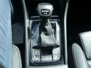 SKODA Kodiaq 2.0 TDi Sportline 4x4 7-SITZE PANO LED AC