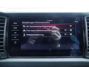 SKODA Kodiaq 2.0 TDi Sportline 4x4 7-SITZE PANO LED AC