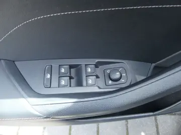SKODA Kodiaq 2.0 TDi Sportline 4x4 7-SITZE PANO LED AC