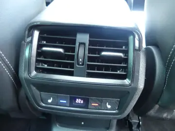 SKODA Kodiaq 2.0 TDi Sportline 4x4 7-SITZE PANO LED AC