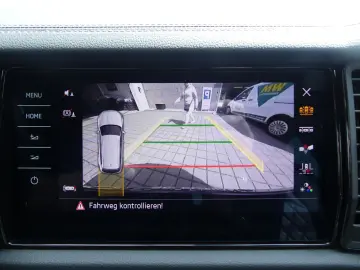 SKODA Kodiaq 2.0 TDi Sportline 4x4 7-SITZE PANO LED AC