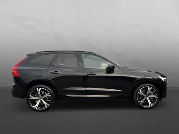 VOLVO XC60 B5 AWD Plus Dark AHK 21