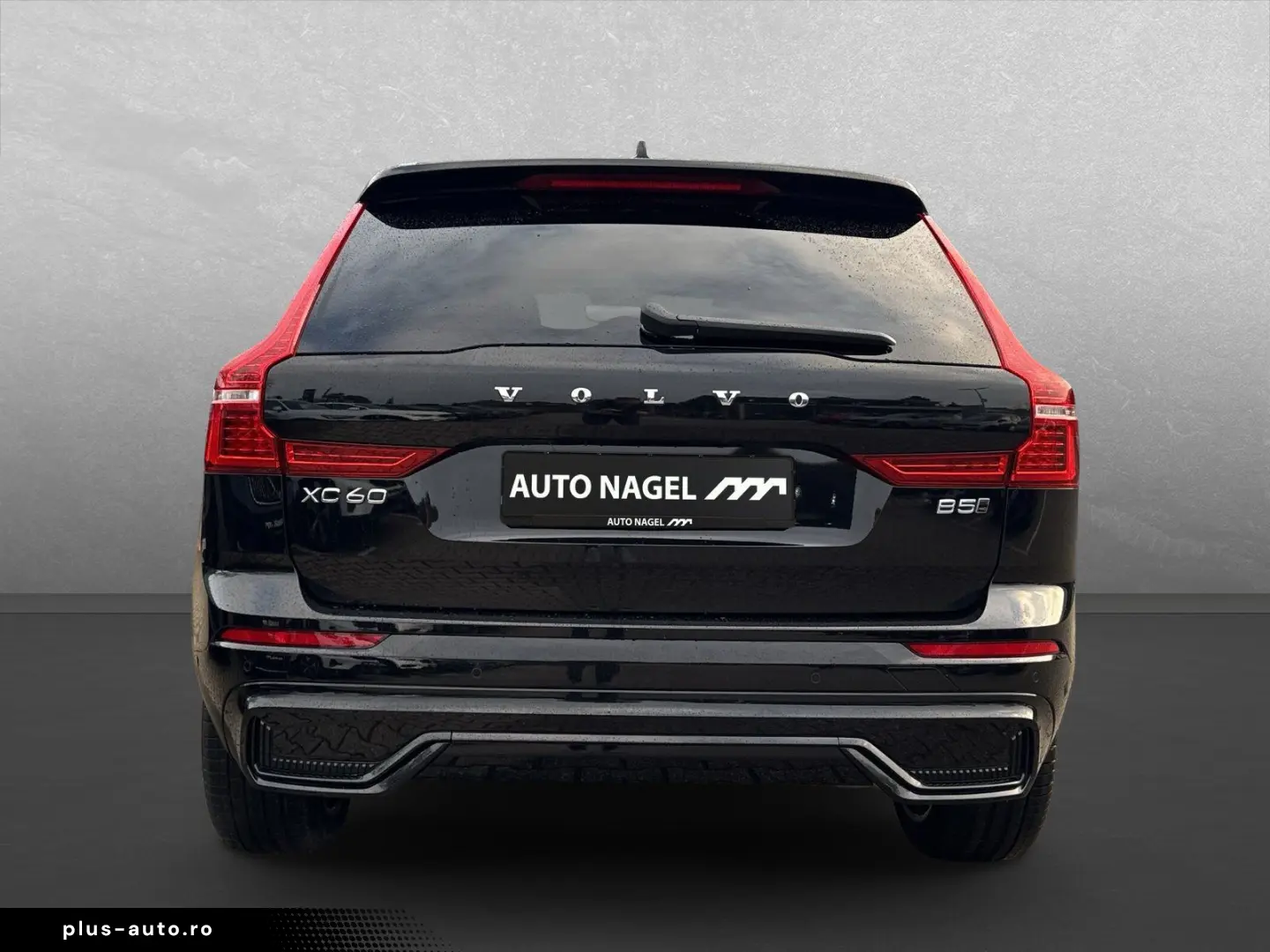 VOLVO XC60 B5 AWD Plus Dark AHK 21
