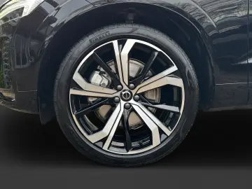 VOLVO XC60 B5 AWD Plus Dark AHK 21