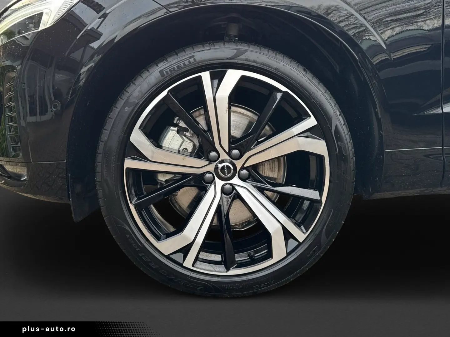 VOLVO XC60 B5 AWD Plus Dark AHK 21