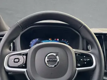 VOLVO XC60 B5 AWD Plus Dark AHK 21