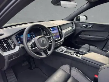 VOLVO XC60 B5 AWD Plus Dark AHK 21