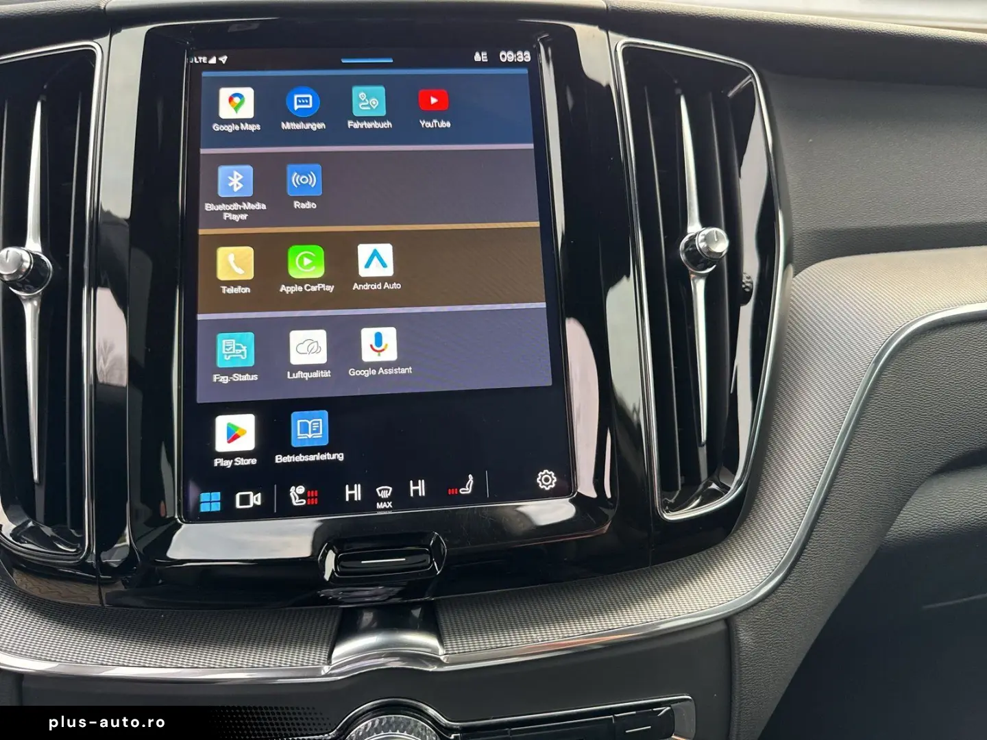 VOLVO XC60 B5 AWD Plus Dark AHK 21