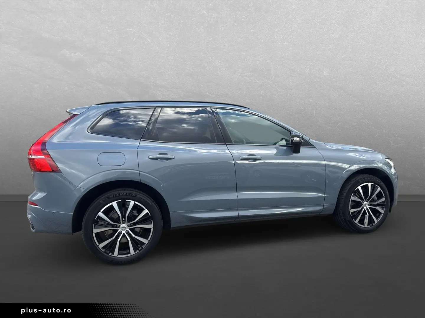VOLVO XC60 B4 Plus Dark   AHK   20