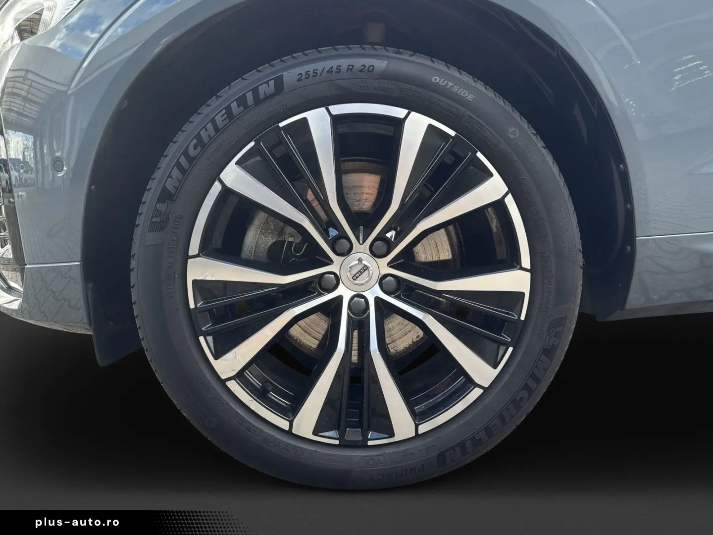 VOLVO XC60 B4 Plus Dark   AHK   20
