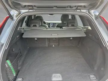 VOLVO XC60 B4 Plus Dark   AHK   20