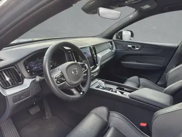 VOLVO XC60 B4 Plus Dark   AHK   20