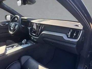 VOLVO Volvo XC60 Black Edition Plus B5 Mild-Hybrid