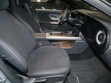 Mercedes-Benz CLA 200 AMG neues Modell DISTRONIC NIGHT PANO