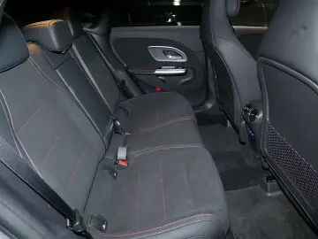 Mercedes-Benz CLA 200 AMG neues Modell DISTRONIC NIGHT PANO