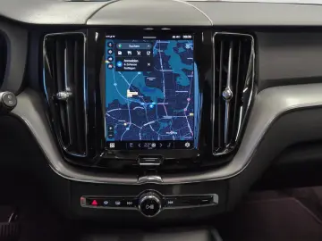 VOLVO XC60 B4 AWD Diesel Core AHK Kamera Lenkradhzg