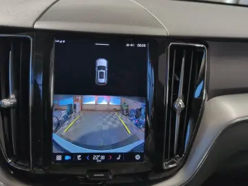 VOLVO XC60 B4 AWD Diesel Core AHK Kamera Lenkradhzg
