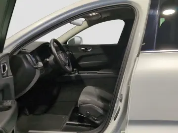 VOLVO XC60 B4 AWD Diesel Core AHK Kamera Lenkradhzg